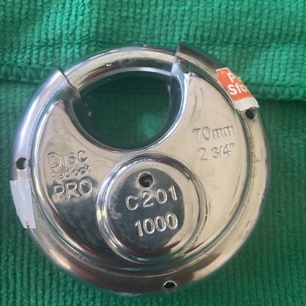 Lock for garages doors